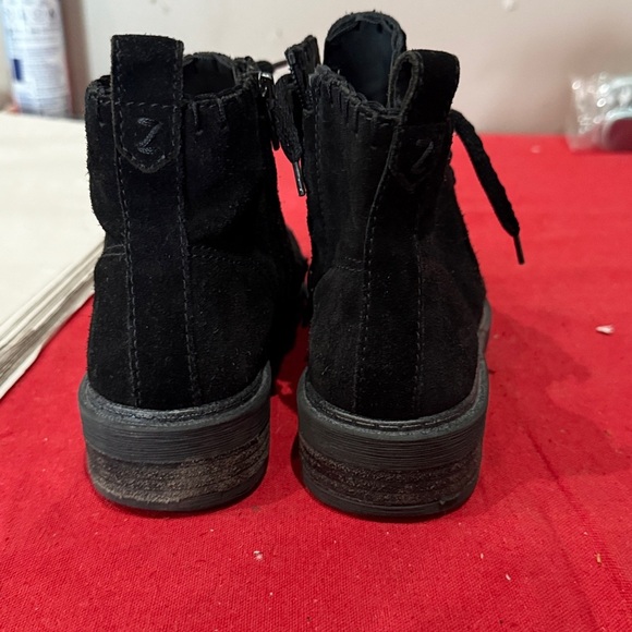 Zodiac Black Lace Up Boots - Picture 5 of 6